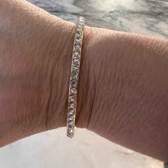 Gold and rhinestone diamond bracelet with toggle close - Picture 4 of 4